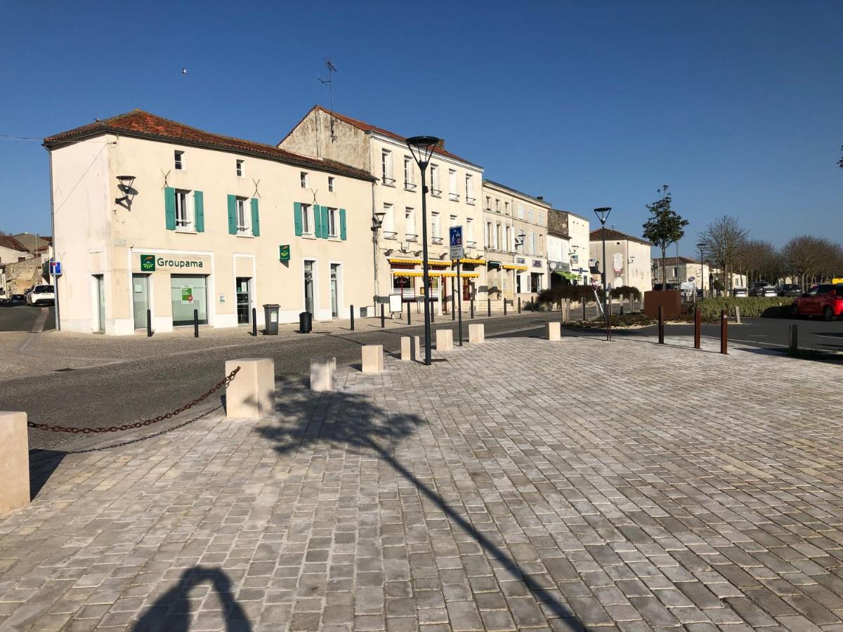 Charmante Maisonnette 2 Personnes Avec Wifi Surgères Exteriör bild