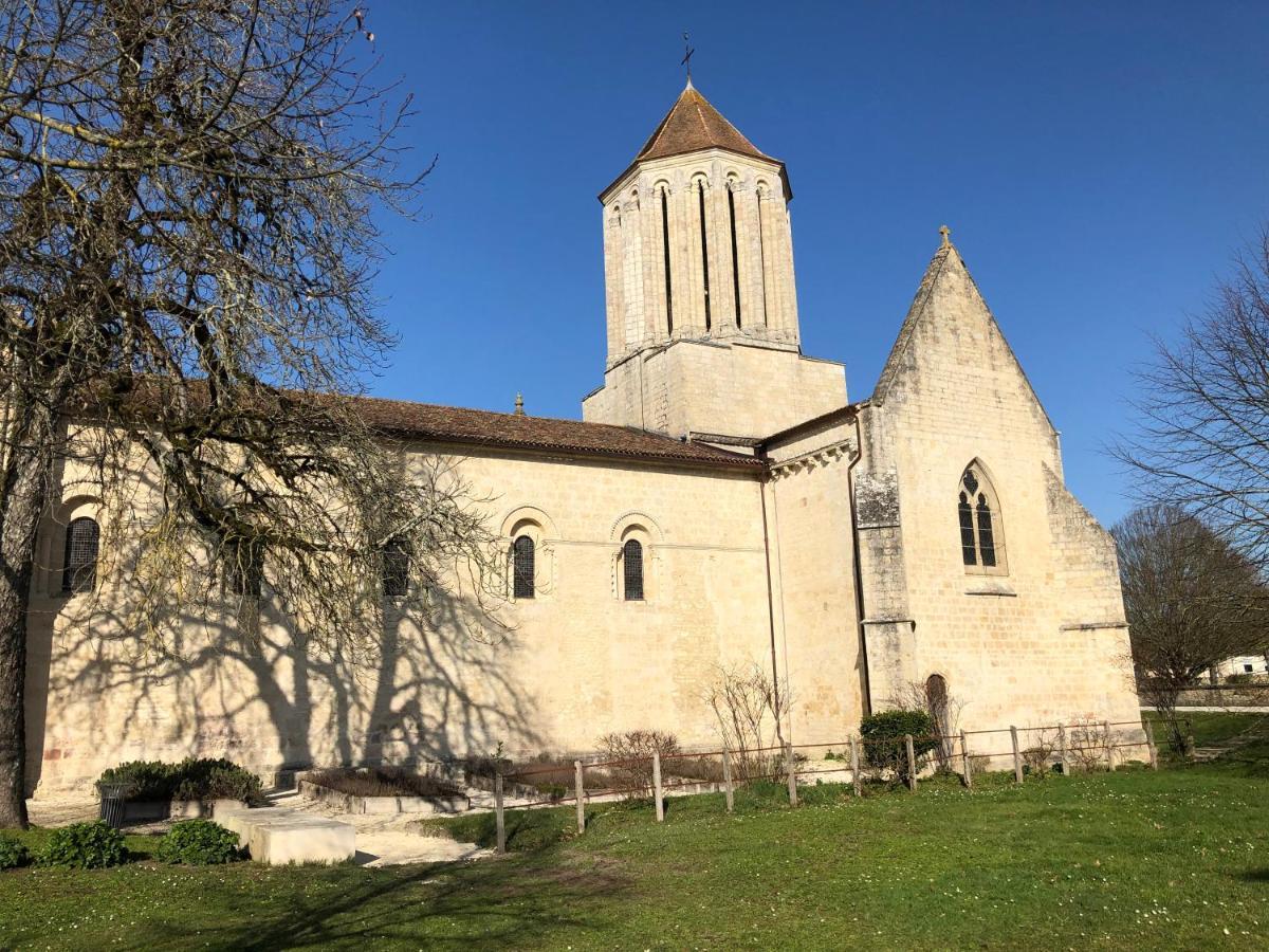 Charmante Maisonnette 2 Personnes Avec Wifi Surgères Exteriör bild